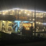 Singing Hills Hotel