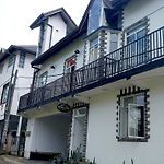 Drizzle Ridge Hotel