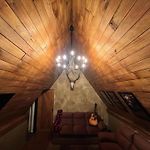 Rustique Lodge
