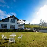 The Tea Garden - Complimentary Breakfast, Near Lake Gregory
