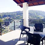J\'S Villa