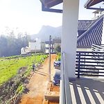 J\'S Villa