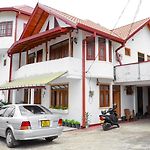 Oviya Guest Nuwara Eliya