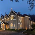 The Bellwood Manor
