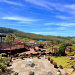 Hilldale Retreat