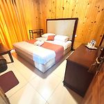 Single Tree Hotel