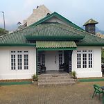 Hillcroft Villa