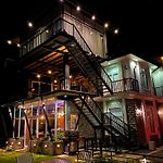 Friendly Hills Hotel