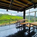 Friendly Hills Hotel