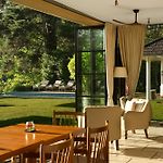 Stafford Bungalow - Exclusive Luxury Within A Private Tea Estate