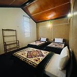 Himawari Hills Hotel And Hostel