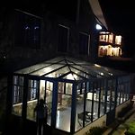 Daffodils Hotel
