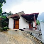 Mandaram Nuwara Sunset Villa