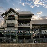 Royal Lake Hotel