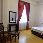 Glenloch Tea Factory Hotel