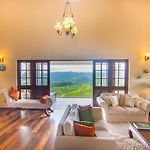 The Glenmor Bungalow 3 Bedroom Scenic Retreat, Nuwara Eliya