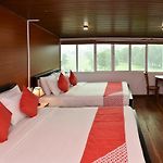 Oyo 430 The Turf Villa