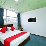 Oyo 453 Hotel Green Palace