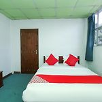 Oyo 453 Hotel Green Palace