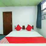 Oyo 453 Hotel Green Palace