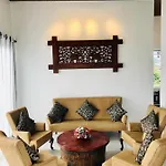 Ivy Nuwara Eliya