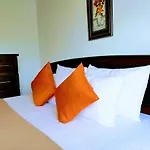 Moon Plains Luxury *