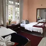 Vibe Way Guest house *