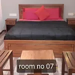 Vishmi's Rest Hotel 3*