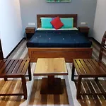 Hotel Vishmi's Rest 3*