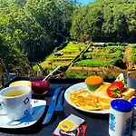 Keshiya Holiday Home