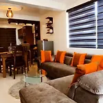 Moon Plains Luxury Apartment *
