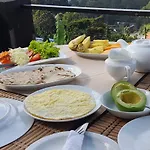 Homestay Woods Hut Nuwara Eliya