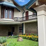 Grand Cottage