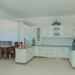 Villa Moon
