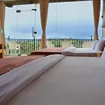 Newbury Villa