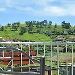Royal Hills 3*