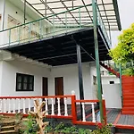 Sinora Bungalow Bed & Breakfast 3*
