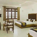 Highland Breeze Hotel
