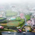 Highland Breeze Hotel