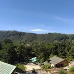 Red Wood Inn