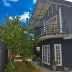 Heart Of The Hill Homestay *