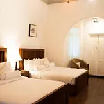 The Clovelly Bungalow