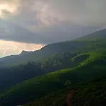Hikers * Nuwara Eliya