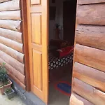 20/20 Wood Cabana