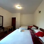 J J S Hotel Rooms & Villa Nuwaraeliya