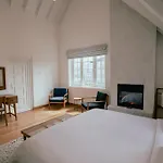 Villa Skye - *
