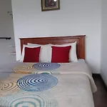 Kadalla Guest house