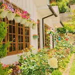 Silver Rose Holiday Home