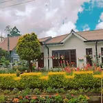 Silver Rose Holiday Home