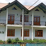 The Pearl White House